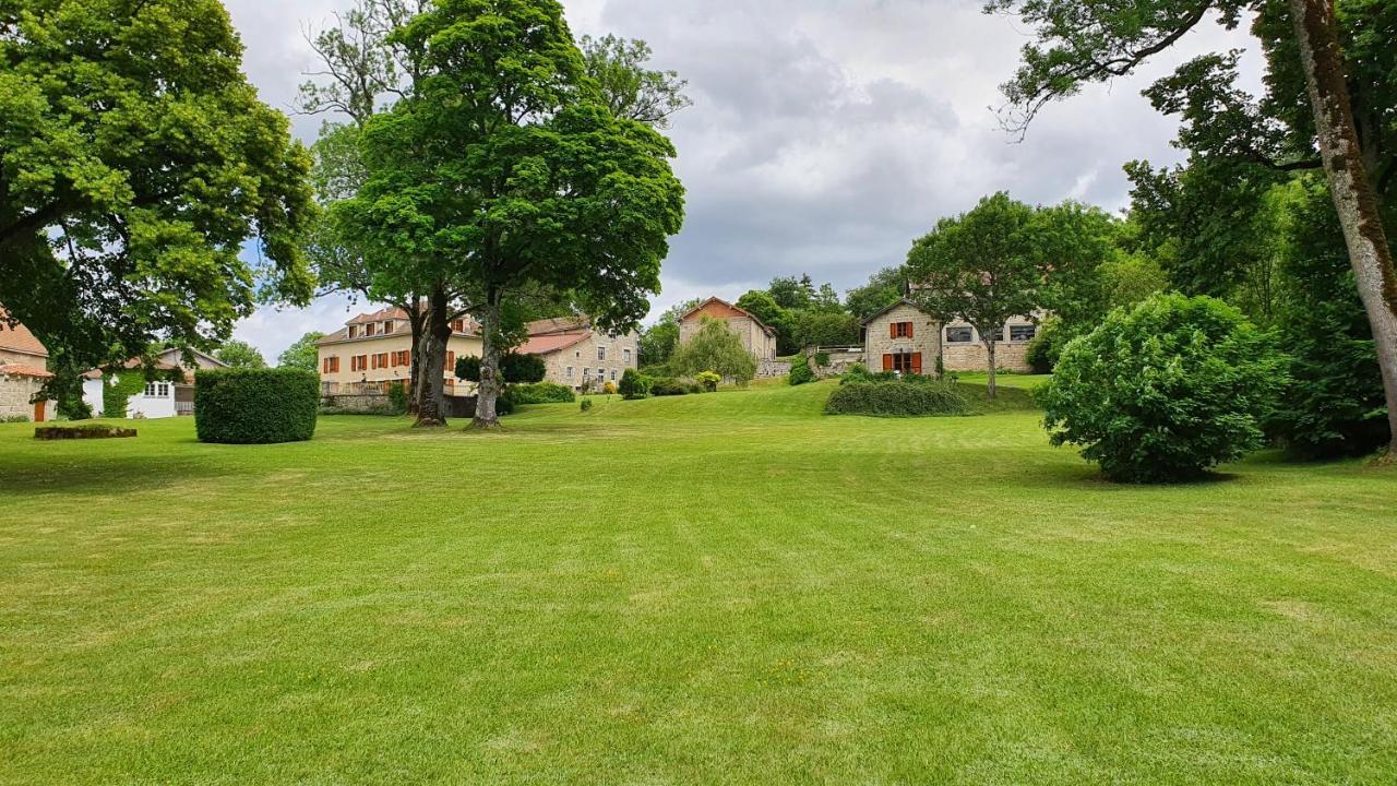 Domaine De Montvianeix Bed & Breakfast Saint-Victor-Montvianeix Luaran gambar