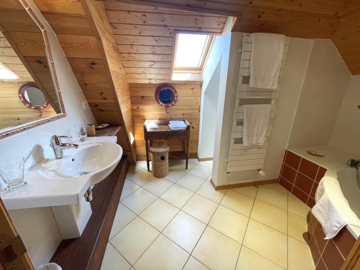 Domaine De Montvianeix Bed & Breakfast Saint-Victor-Montvianeix Luaran gambar