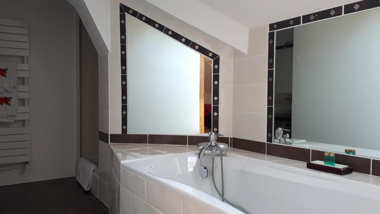 Domaine De Montvianeix Bed & Breakfast Saint-Victor-Montvianeix Luaran gambar